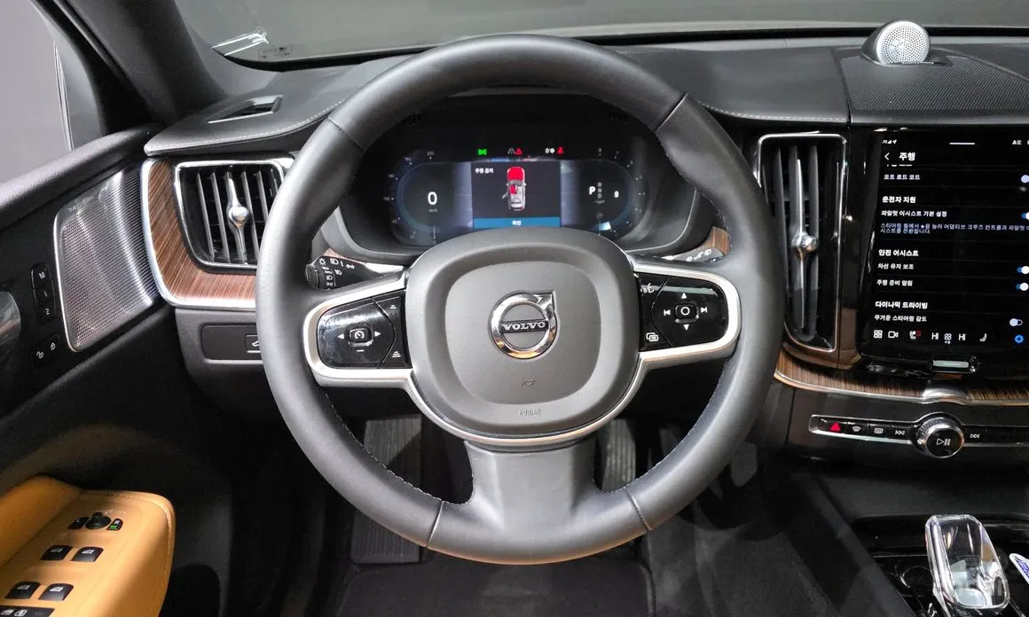 Фото 13 - Volvo XC60