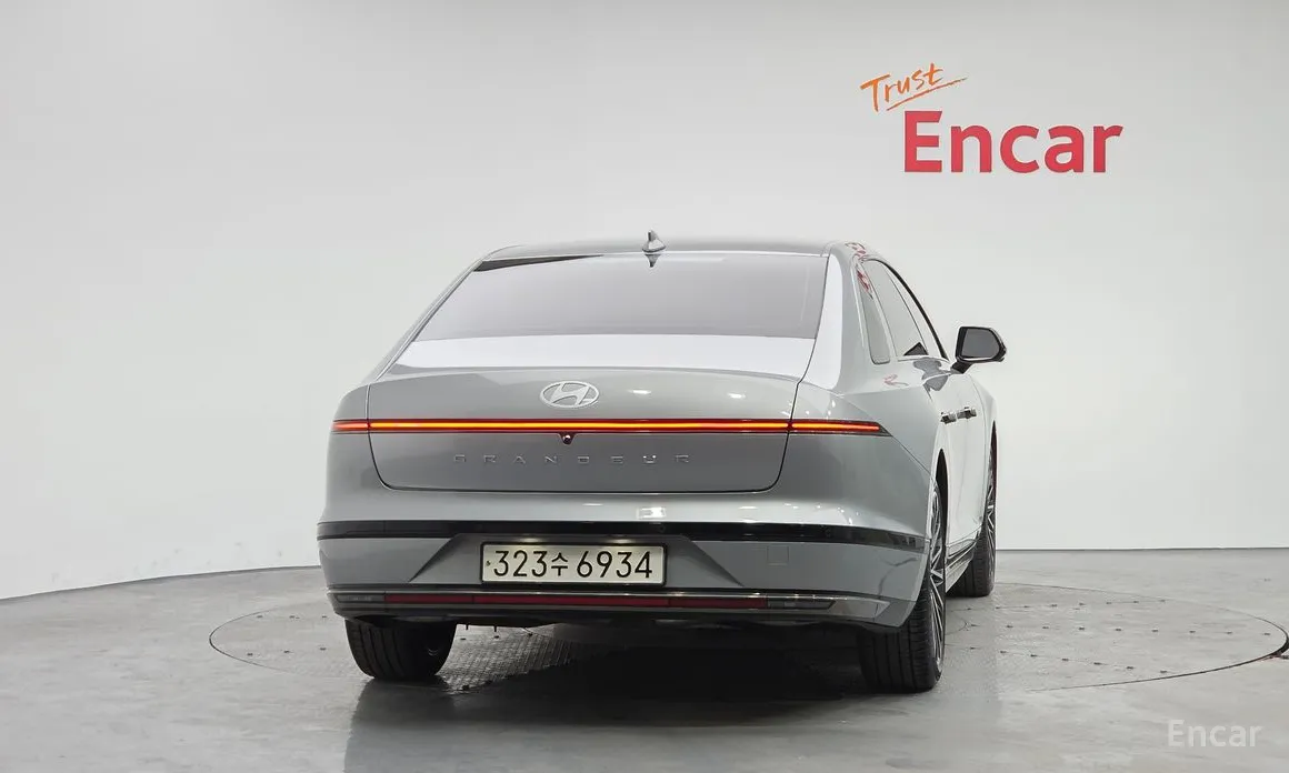 Фото 4 - Hyundai Grandeur