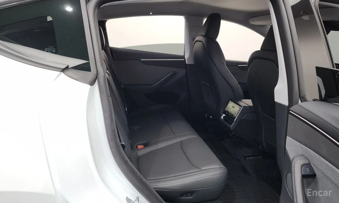 Фото 12 - Tesla Model Y