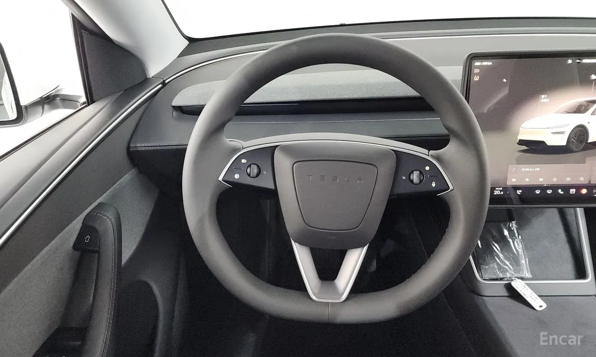 Фото 13 - Tesla Model Y