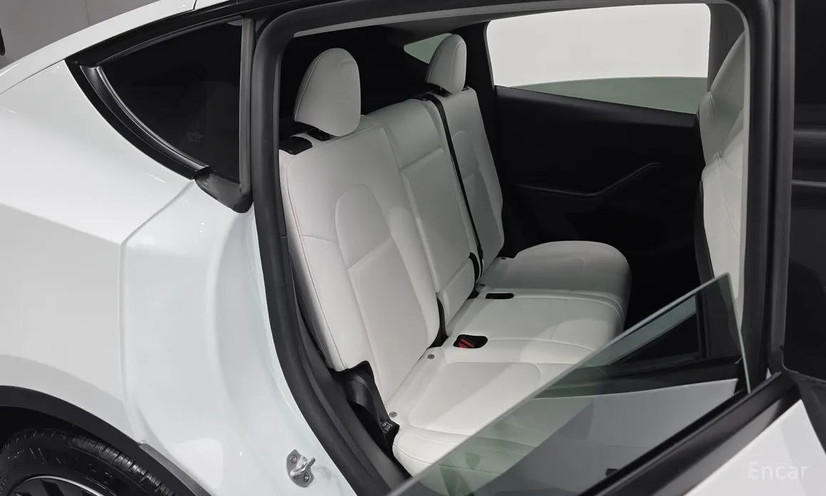 Фото 12 - Tesla Model Y