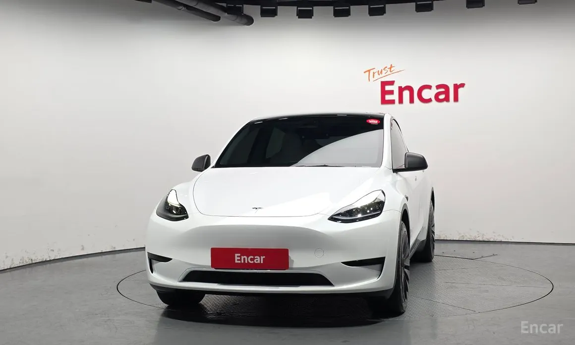 Фото 3 - Tesla Model Y