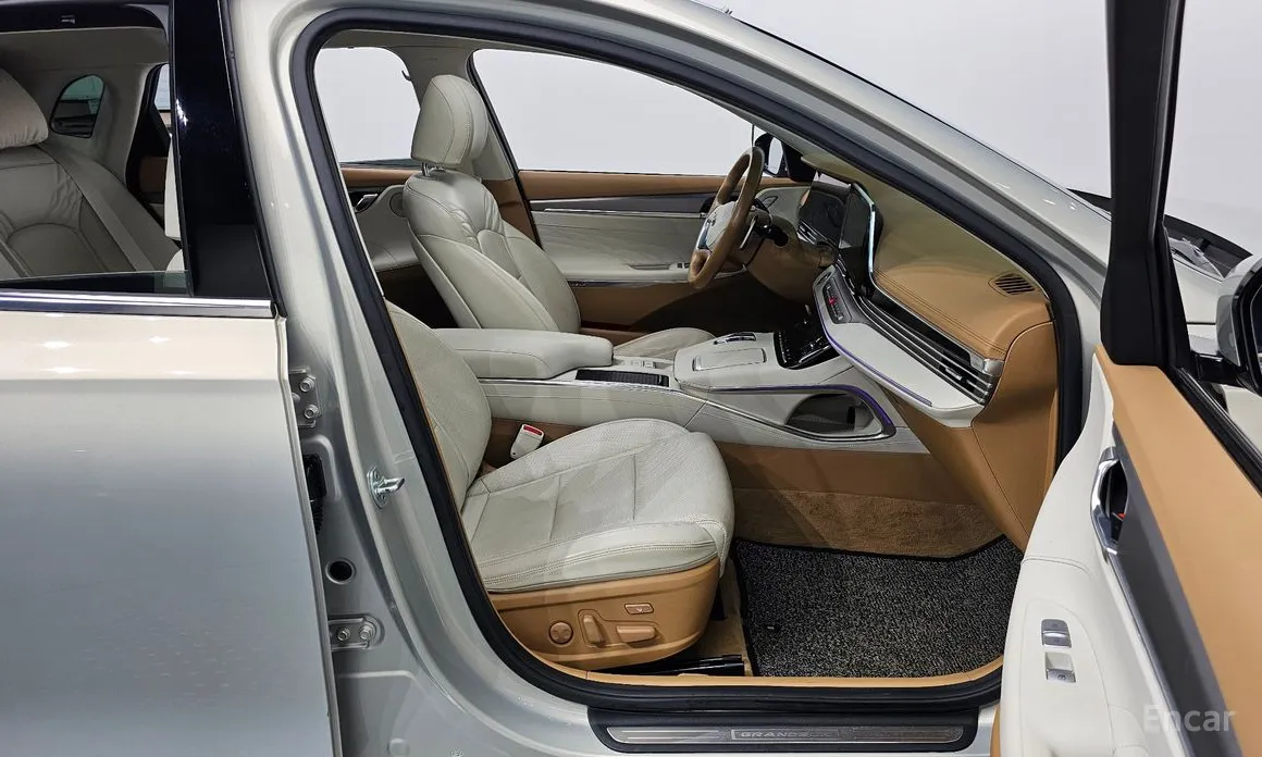 Фото 10 - Hyundai Grandeur