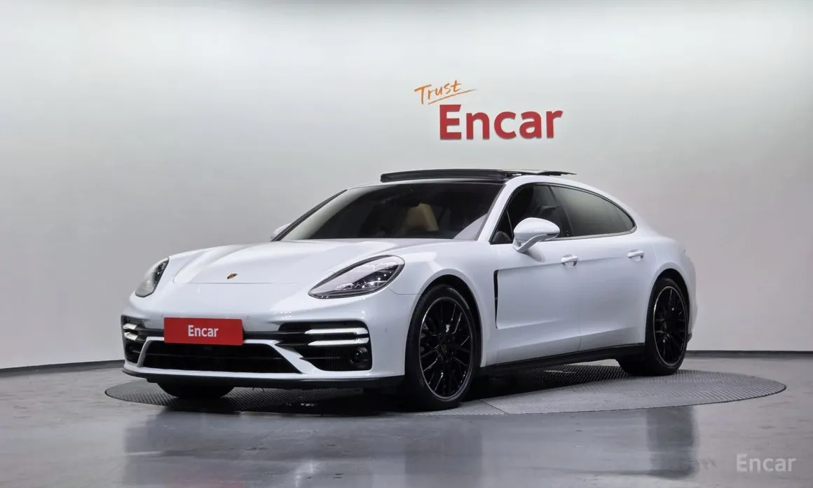 Фото 1 - Porsche Panamera