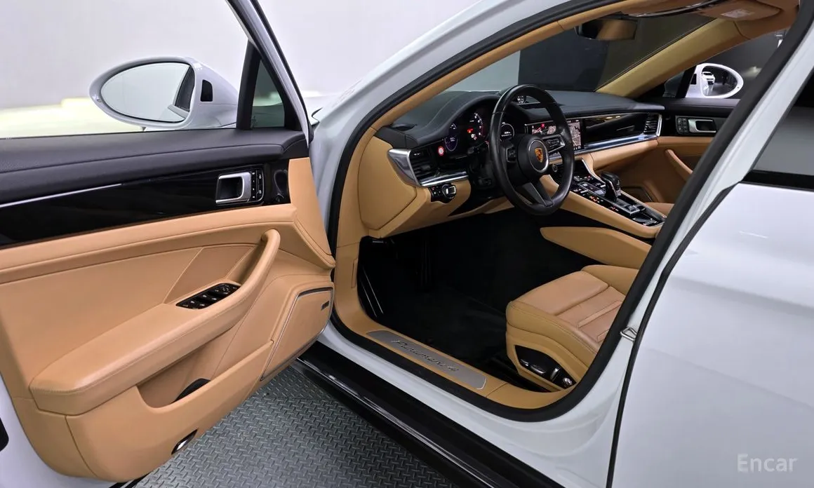 Фото 10 - Porsche Panamera