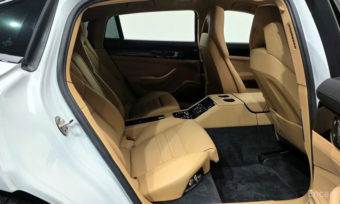 Фото 12 - Porsche Panamera