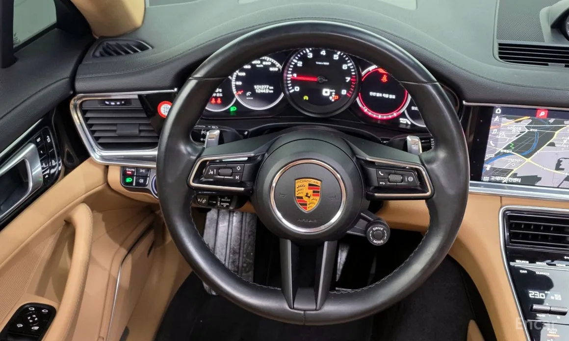 Фото 13 - Porsche Panamera