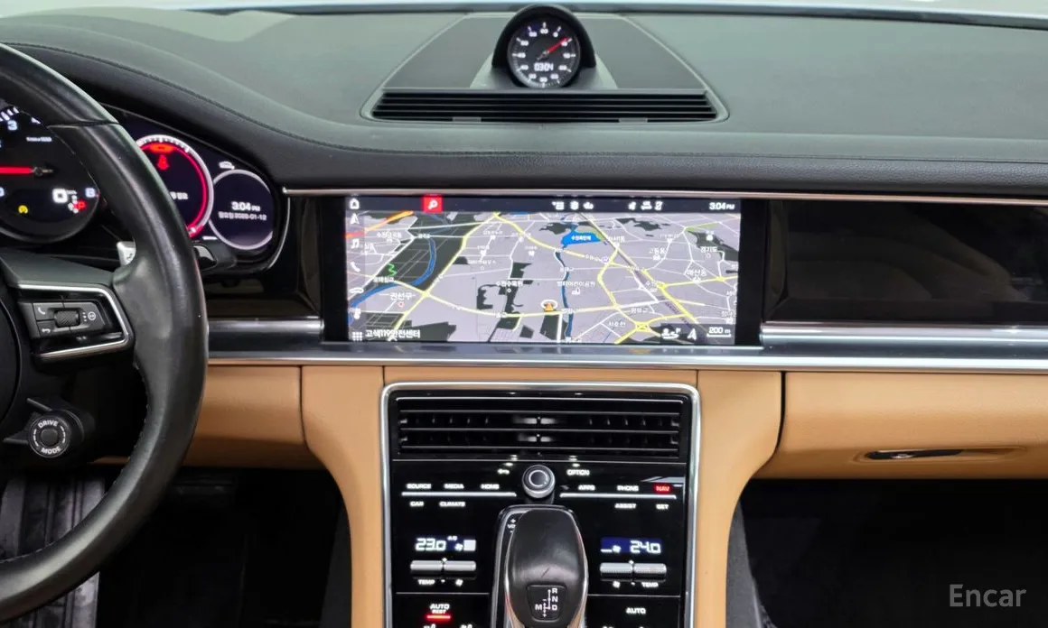 Фото 14 - Porsche Panamera