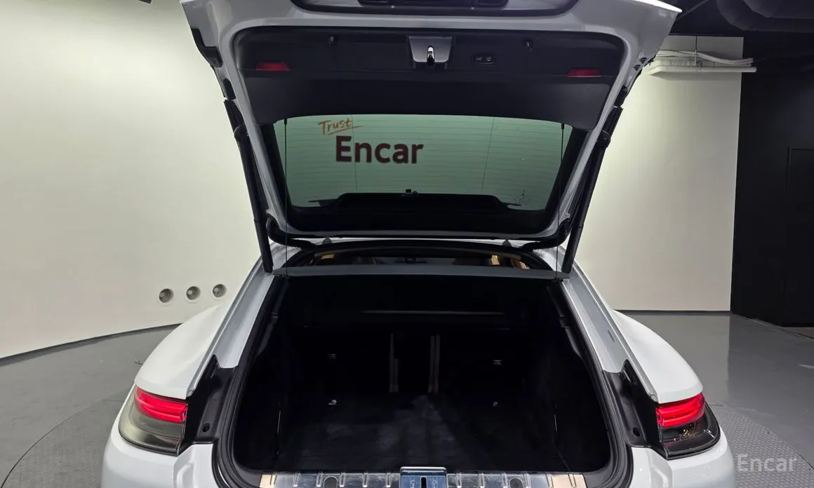 Фото 20 - Porsche Panamera