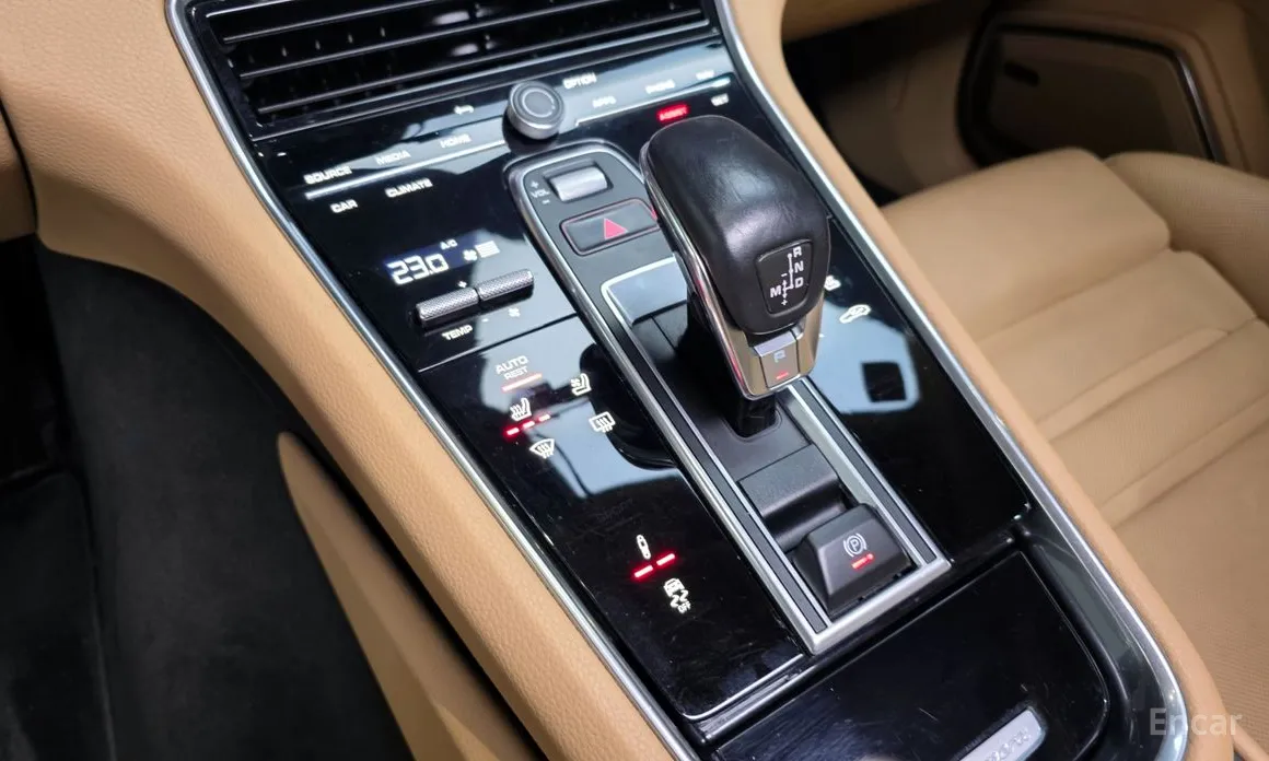Фото 9 - Porsche Panamera