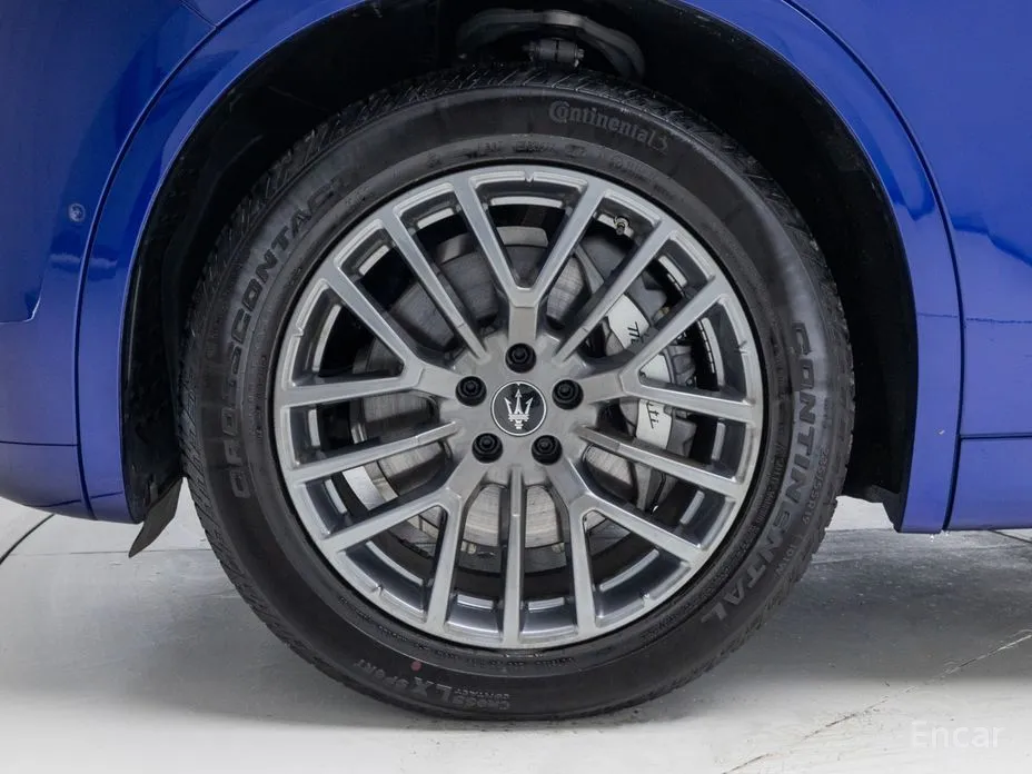 Фото 8 - Maserati Grecale