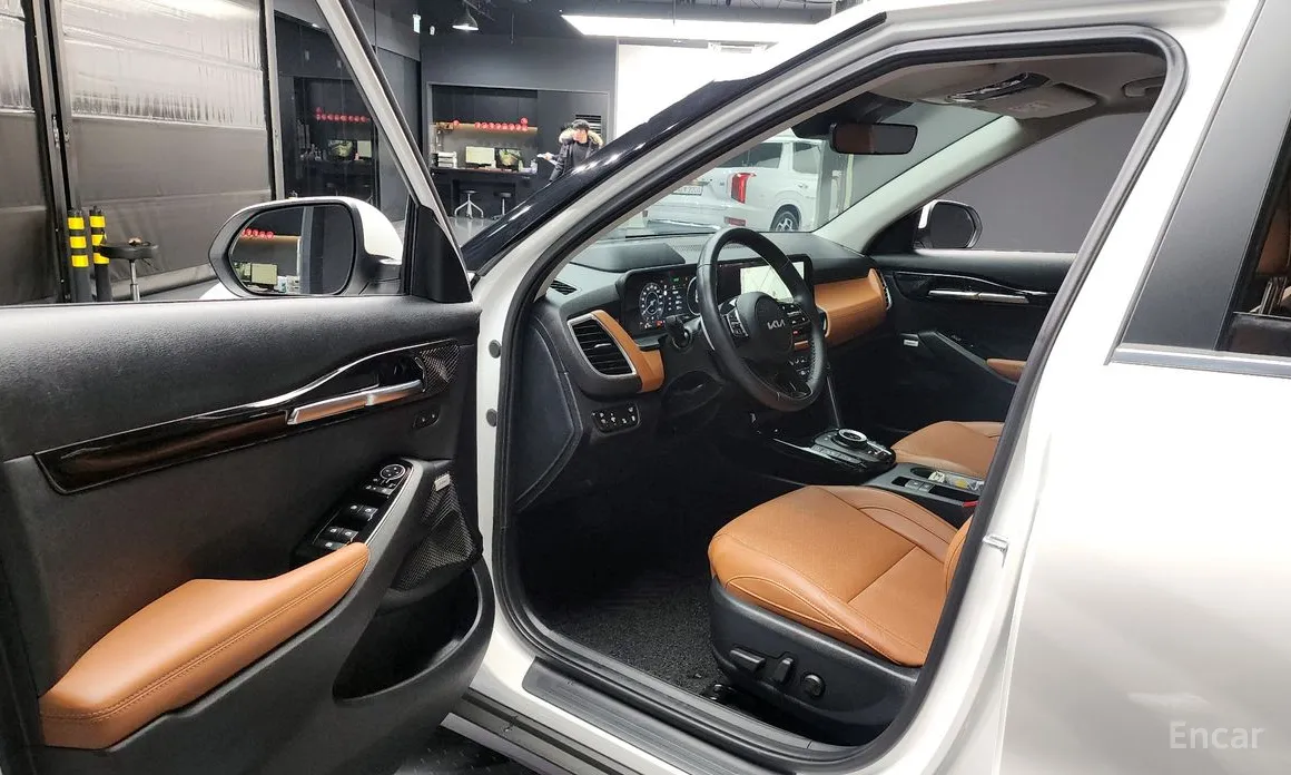 Фото 10 - Kia Seltos