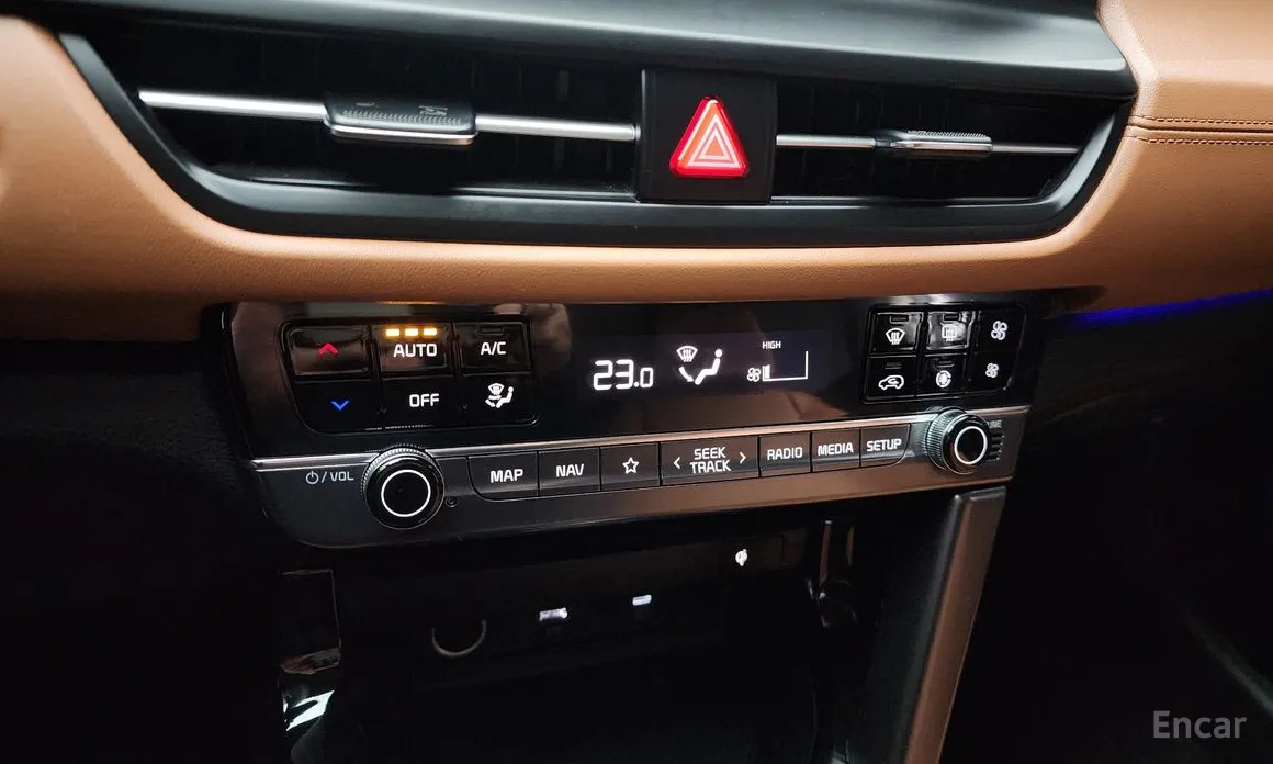 Фото 17 - Kia Seltos