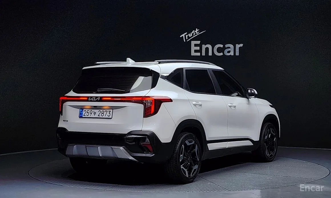 Фото 2 - Kia Seltos