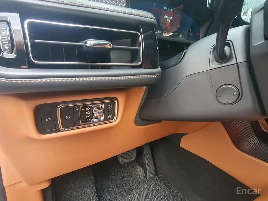 Фото 14 - Lincoln Aviator