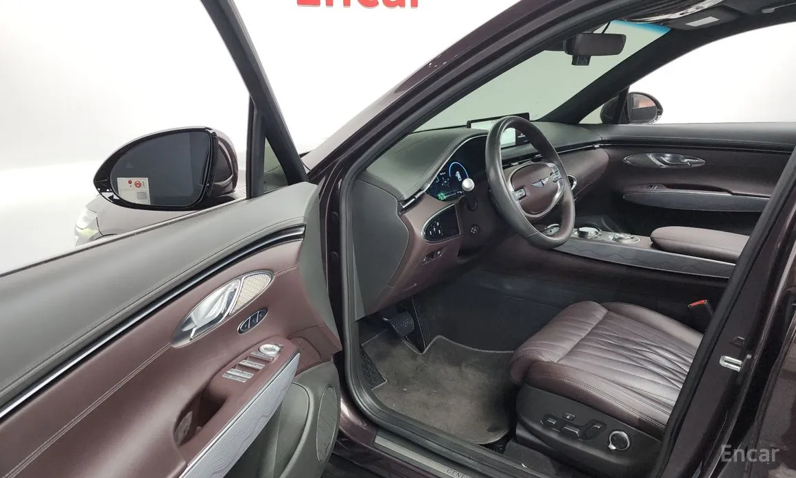 Фото 10 - Genesis GV70