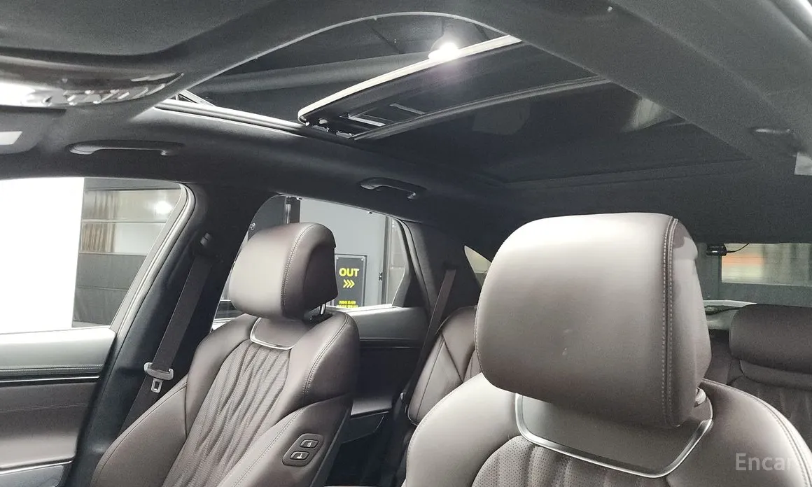 Фото 17 - Genesis GV70