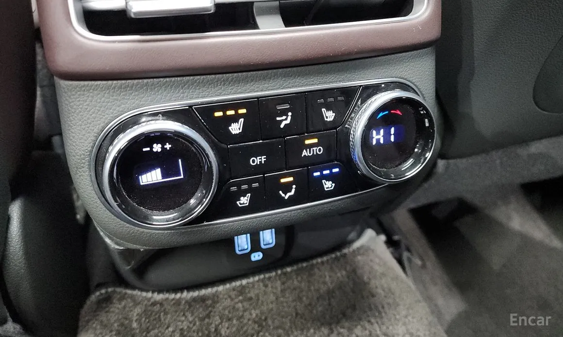 Фото 19 - Genesis GV70