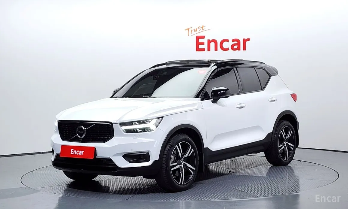 Фото 1 - Volvo XC40