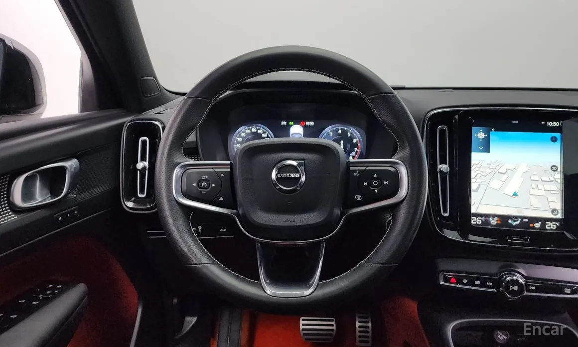 Фото 13 - Volvo XC40