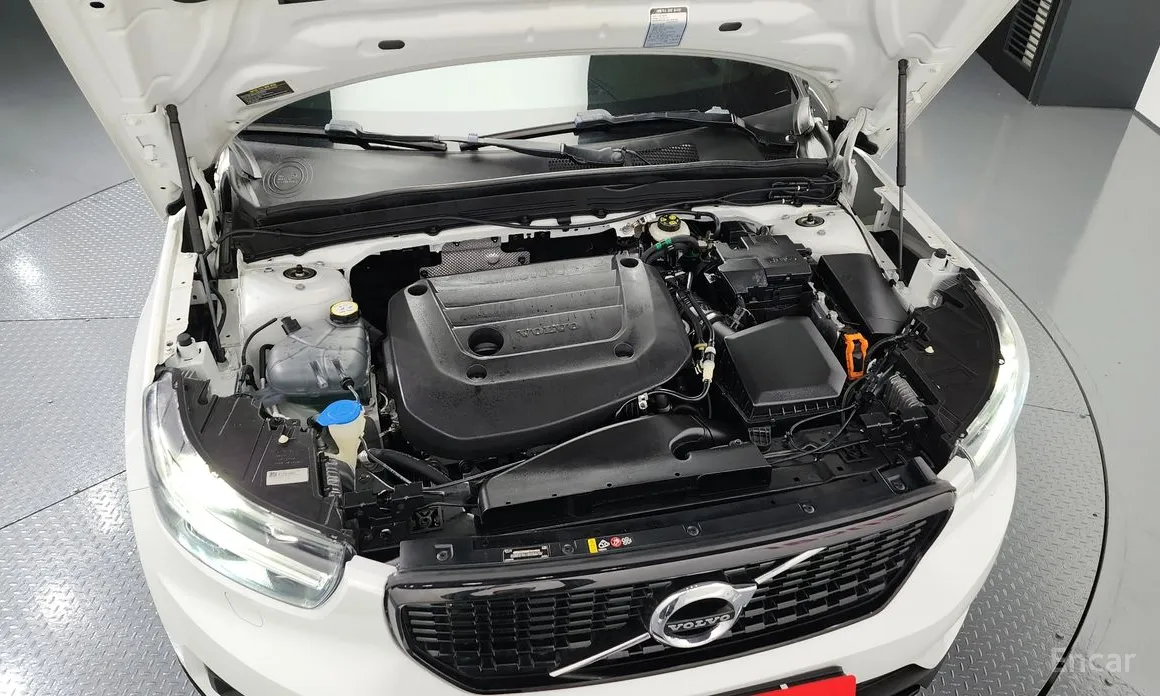 Фото 6 - Volvo XC40