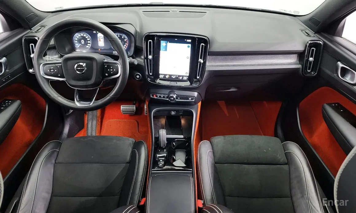 Фото 7 - Volvo XC40