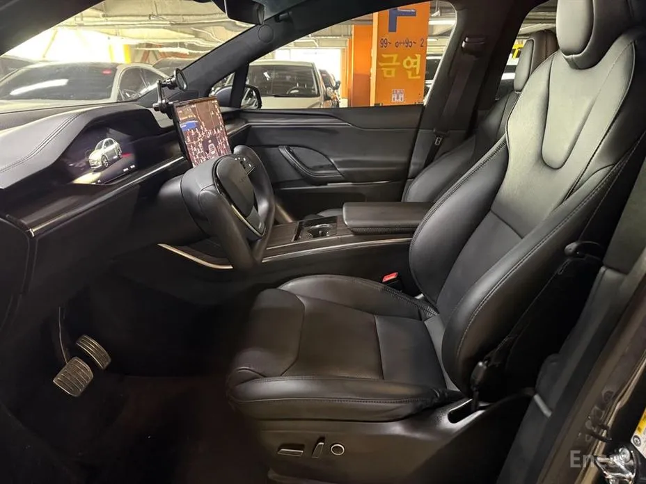 Фото 8 - Tesla Model X