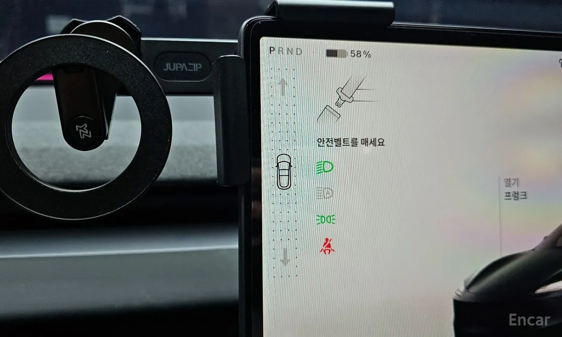 Фото 9 - Tesla Model 3