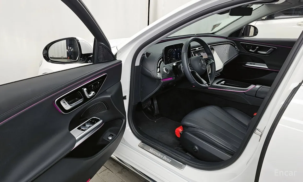 Фото 10 - Mercedes-Benz E-Class