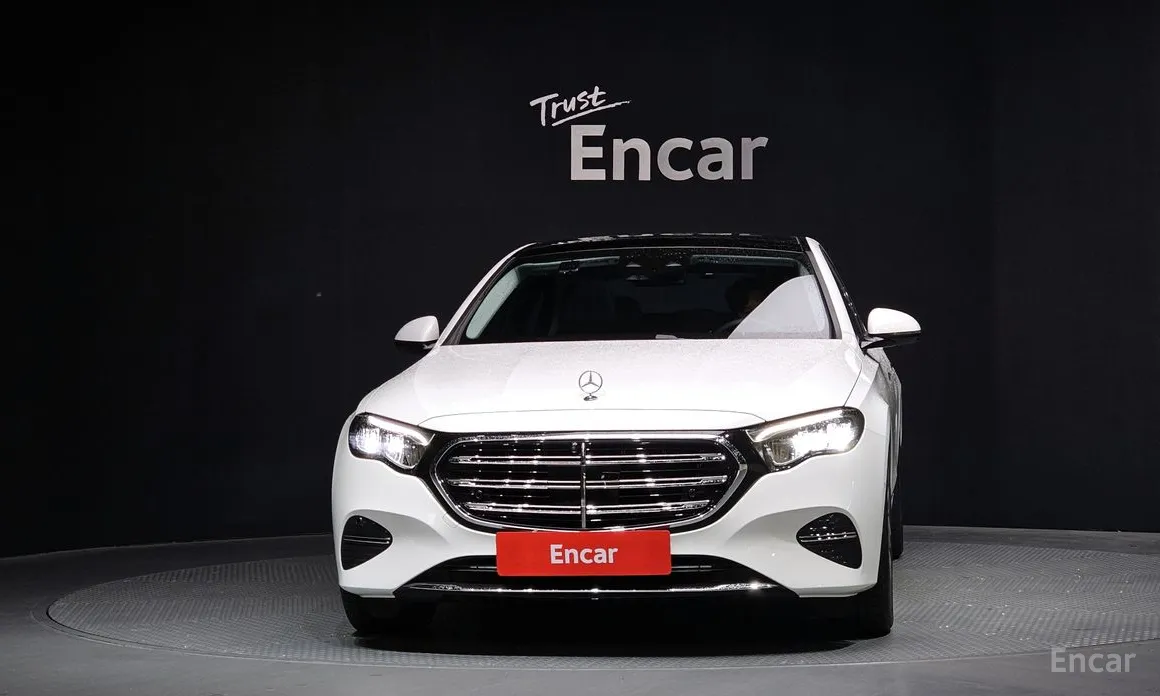 Фото 3 - Mercedes-Benz E-Class