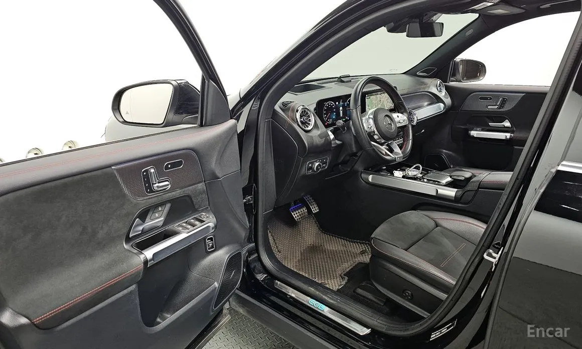 Фото 10 - Mercedes-Benz EQB