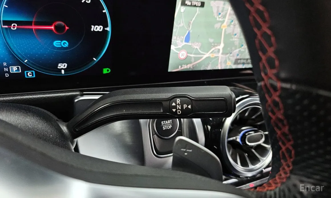 Фото 9 - Mercedes-Benz EQB