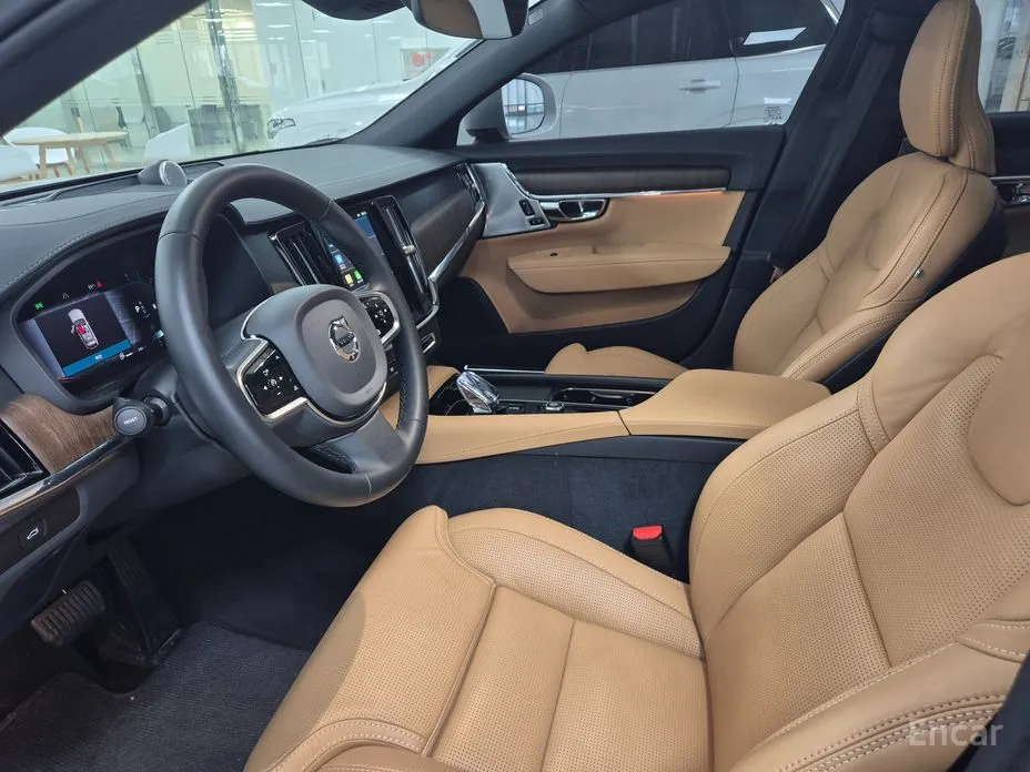 Фото 9 - Volvo V90