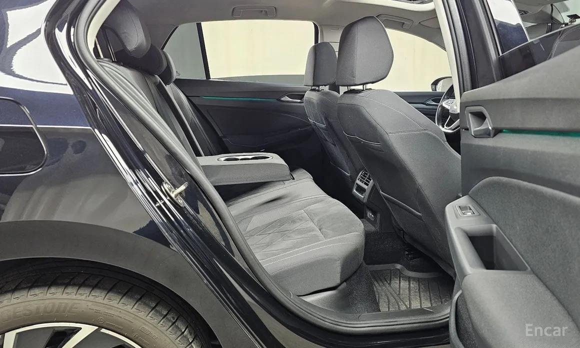 Фото 12 - Volkswagen Golf