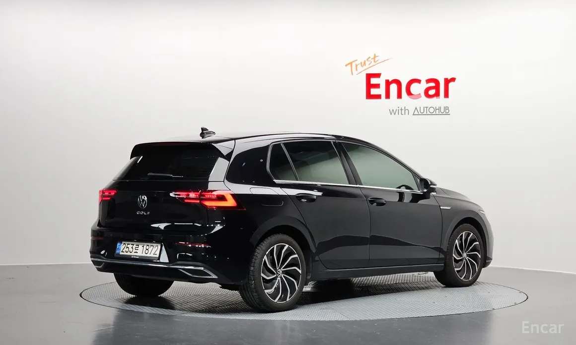 Фото 2 - Volkswagen Golf