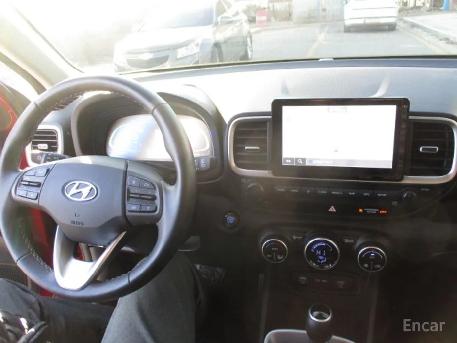 Фото 14 - Hyundai Venue