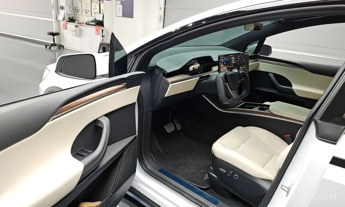 Фото 10 - Tesla Model X