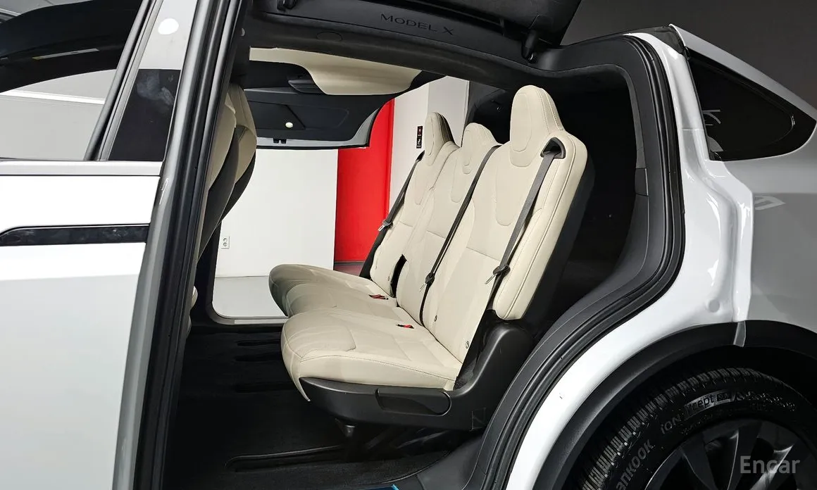 Фото 11 - Tesla Model X
