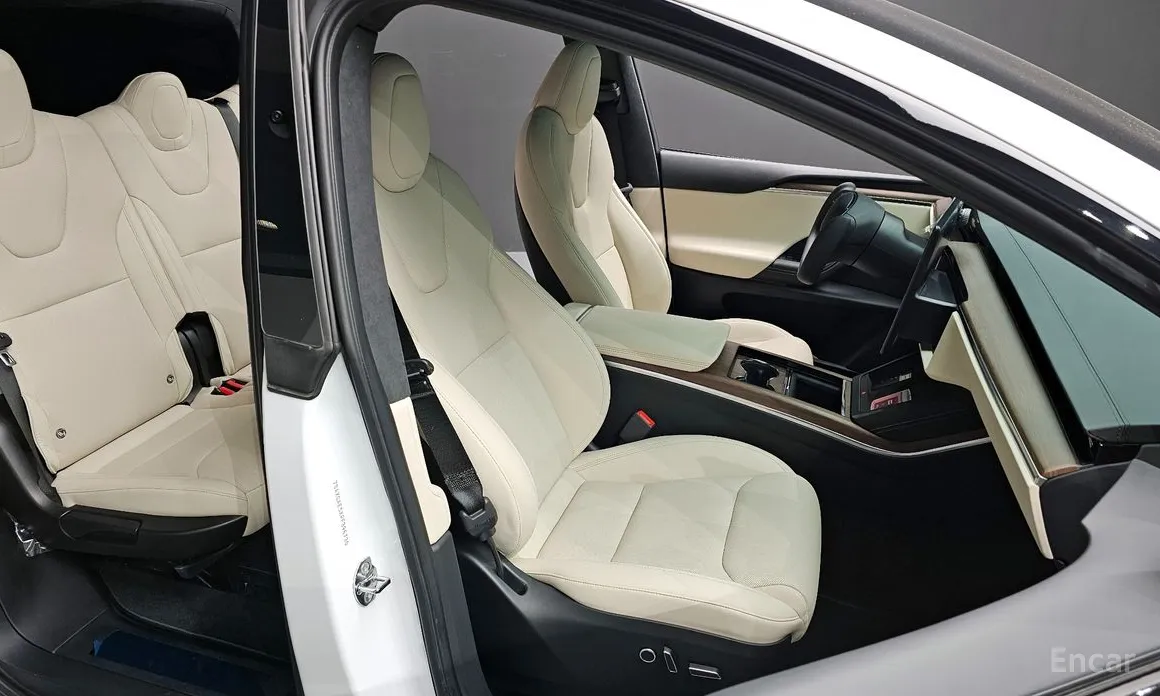 Фото 12 - Tesla Model X