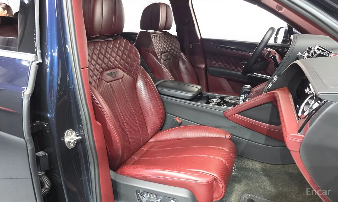 Фото 10 - Bentley Bentayga