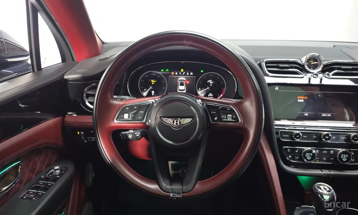 Фото 13 - Bentley Bentayga