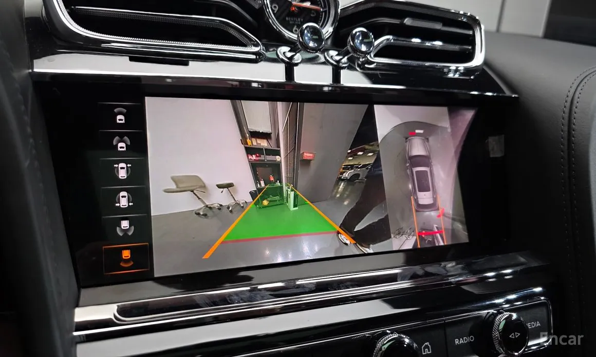 Фото 15 - Bentley Bentayga