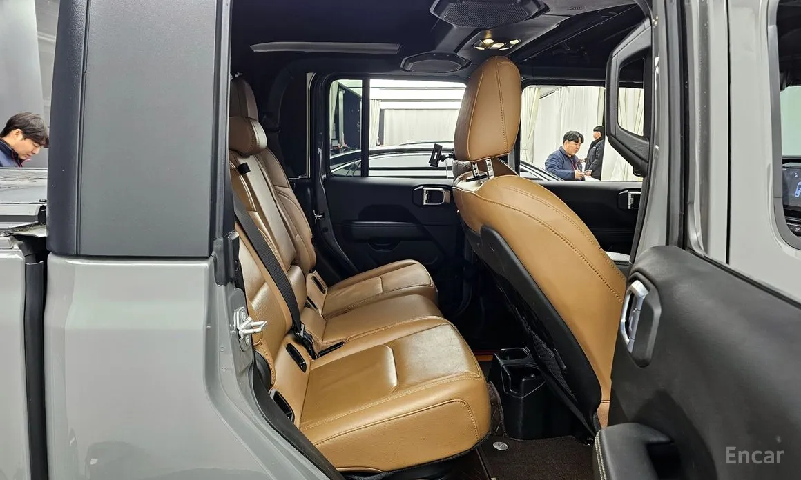 Фото 12 - Jeep Gladiator