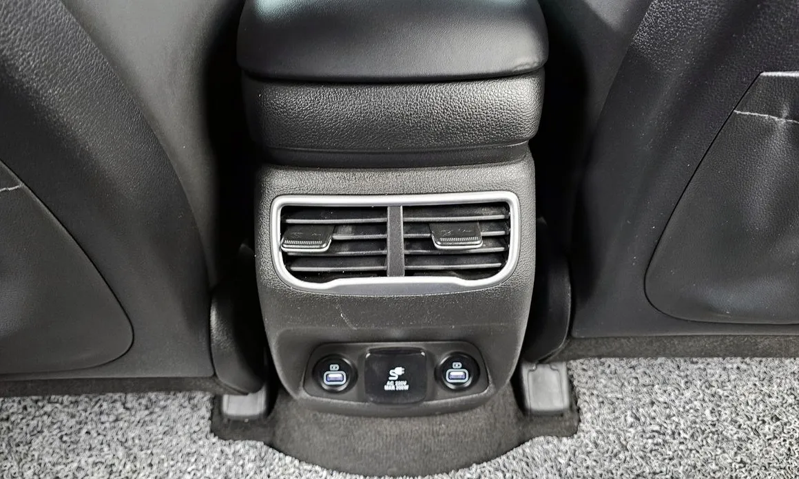 Zdjęcie 19 - Hyundai Santa Fe