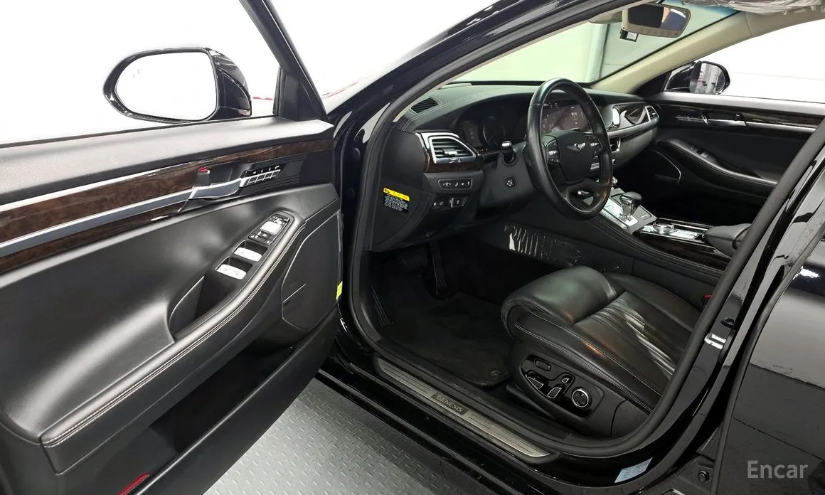 Фото 10 - Genesis G90