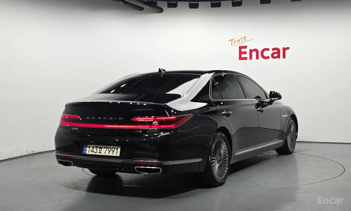 Фото 2 - Genesis G90