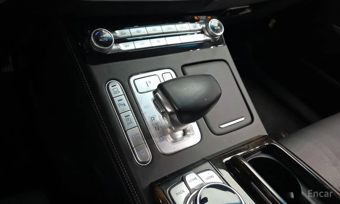 Фото 9 - Genesis G90