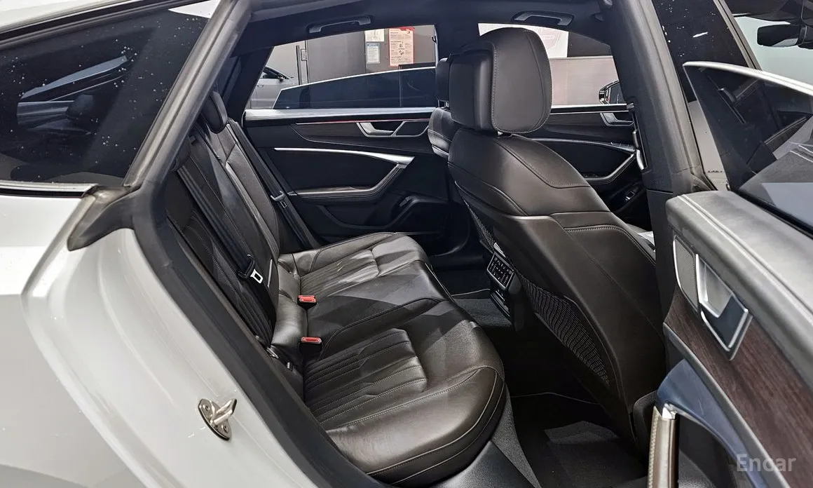 Фото 12 - Audi A7