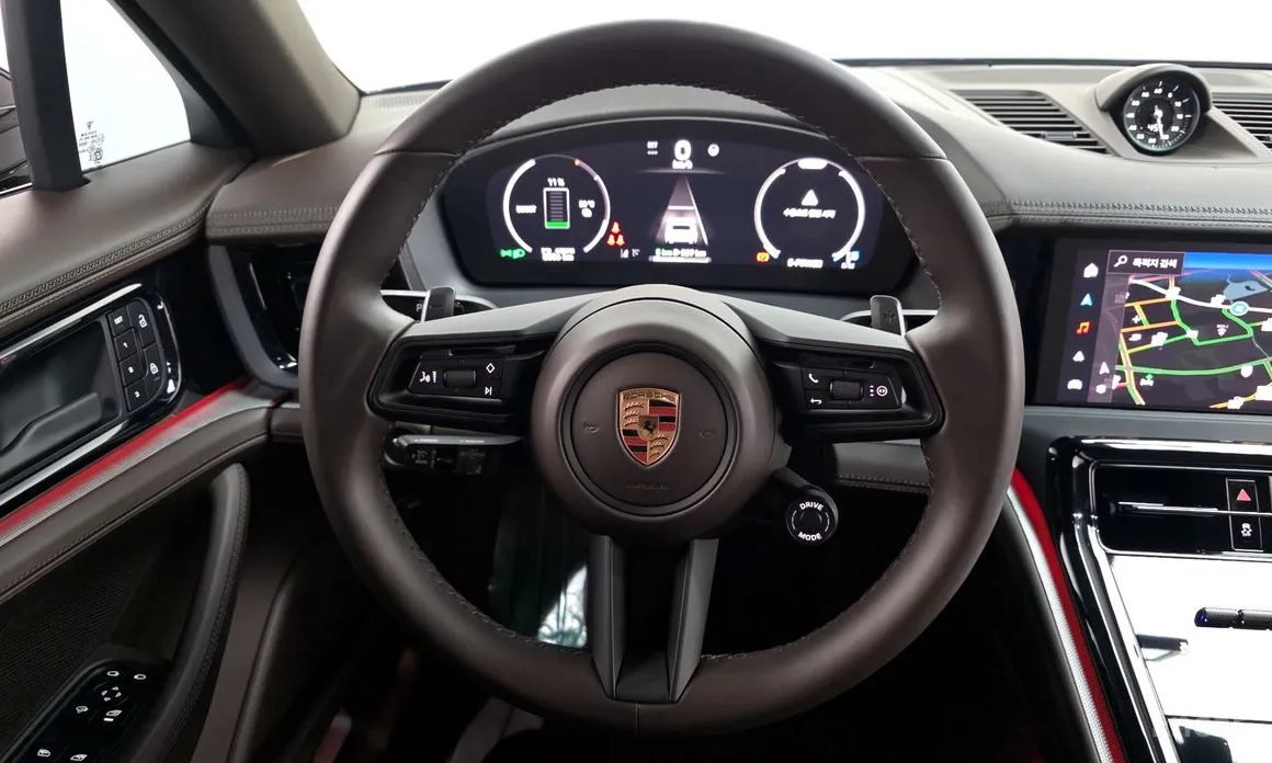 Фото 13 - Porsche Panamera