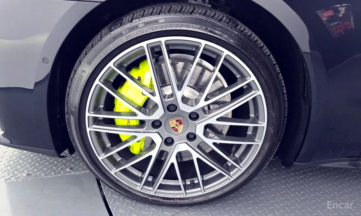 Фото 5 - Porsche Panamera